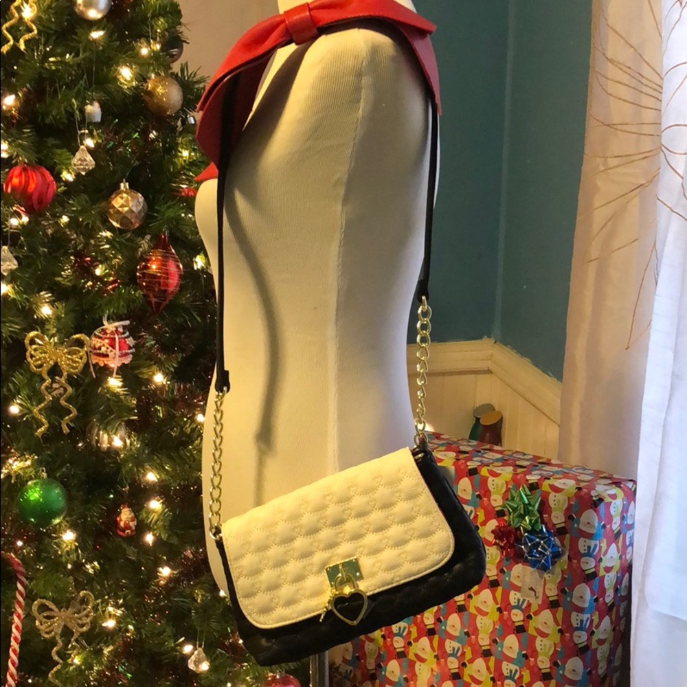 Betsy Johnson Bow Shoulder bag